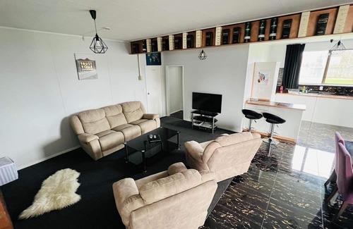Raetihi House | Our house is the perfect holiday home