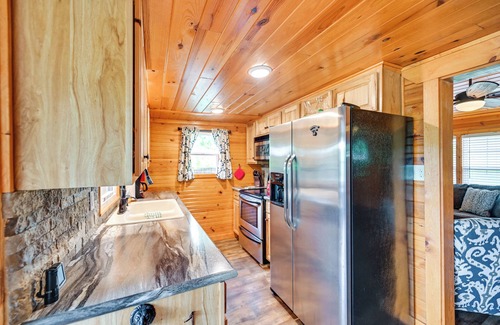 Harrodsburg House | ‘Our Lakeside Retreat’ w/Deck on Lake Herrington!
