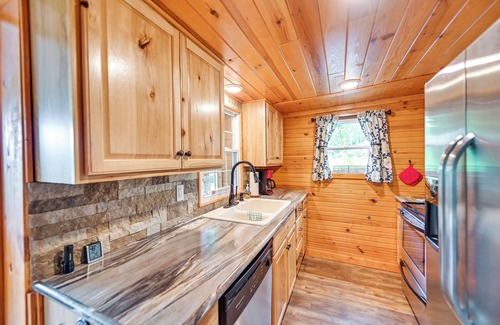 Harrodsburg House | ‘Our Lakeside Retreat’ w/Deck on Lake Herrington!