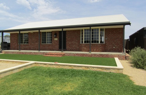 Tiddy Widdy Beach House | Our Little Beach - FREE WIFI - Off Peak Special!
