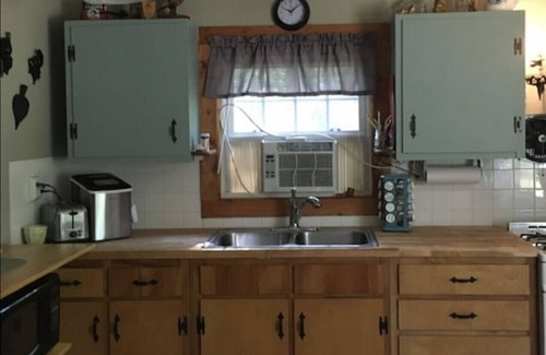 Baldwin Cabin | Our little cabin in the woods! Affordable for your tribe or group.