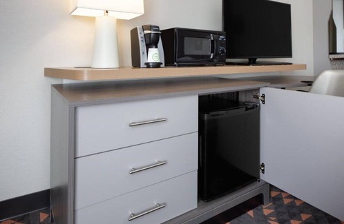 Teterboro House | Our new look will make your stay with us even more enjoyable