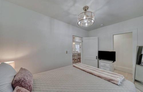 Lincoln House | Our Pink House