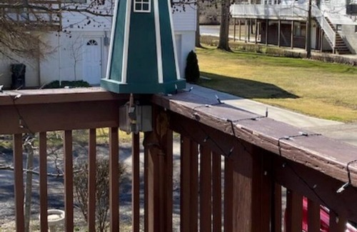 Vermilion House | OUR RIVERSIDE RETREAT W/PRIVATE HOT TUB - OPEN YEAR ROUND