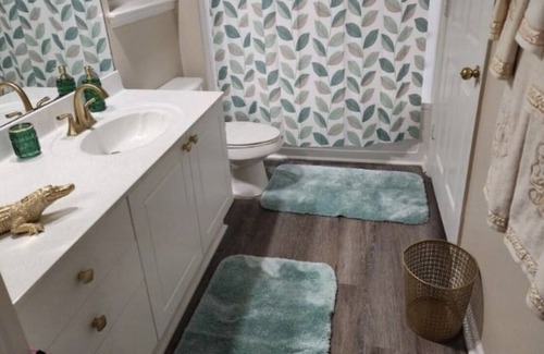 Fairburn Apartment | Our Royal Retreat is peacefully nestled with pool, car wash, 15 min 2 airport