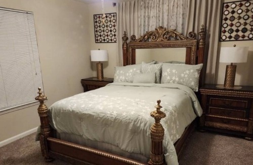 Fairburn Apartment | Our Royal Retreat is peacefully nestled with pool, car wash, 15 min 2 airport