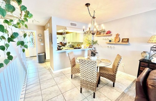 Innerarity Townhomes House | Our Shangrila: Waterfront Home with Kayaks & More