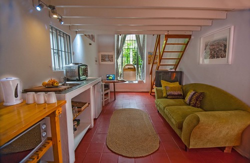 Parkview Cottage | Our sunny, creatively designed self-catering cottage is available for your work