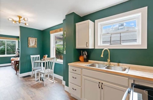 New Albany House | Our Townhouse Cottages