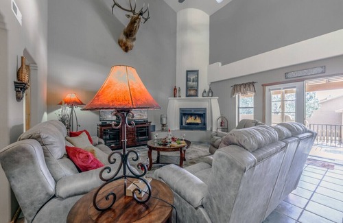Alto Apartment | Out of Bounds:Alto Luxury Pueblo/Views/Alto CC