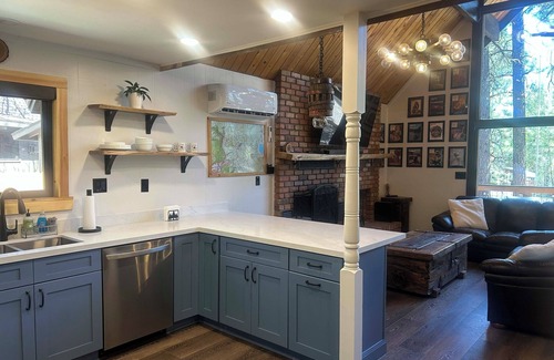 Munds Park Cabin | Out of Office: Cozy A-frame cabin in the pines near trails and adventure!