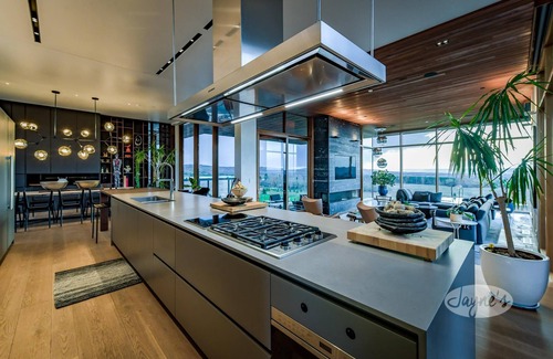 The Blue Mountains House | Out of this world LA inspired pad in Clarksburg with studio! 6bdrm 6bath!