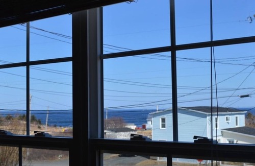 Pouch Cove House | Out Port Living Close To St. John's with FREE WIFI and all the comforts of home!