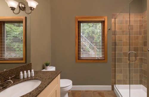 Vernon House | Outback Lakeside Vacation Homes
