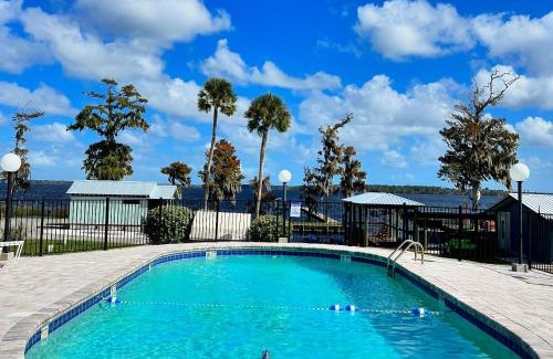 Crescent City House | Outdoor Adventure Retreats - Crescent Fish Camp, RV Resort & Marina