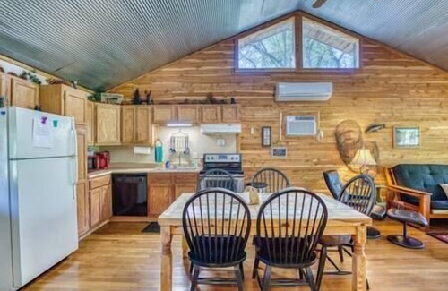 Calico Rock Cabin | Outdoor Adventure Cabin, 2BR w/HOT TUB
