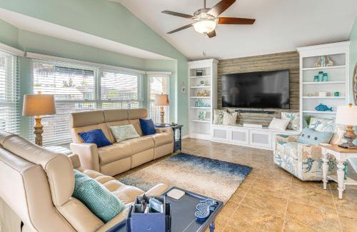 South Gulf Cove House | Outdoor Bar and Dock Waterfront Port Charlotte Home