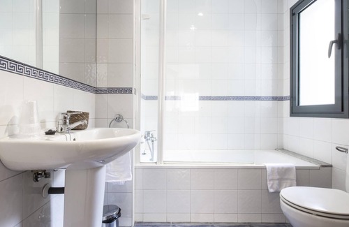 Les Escaldes Apartment | Outdoor Comfort Valira North