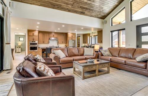 Torreon House | Outdoor Entertainment Area Cabin in Show Low!