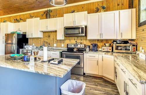 Fountain Cabin | Outdoor Entertainment Area: Fountain Family Home!