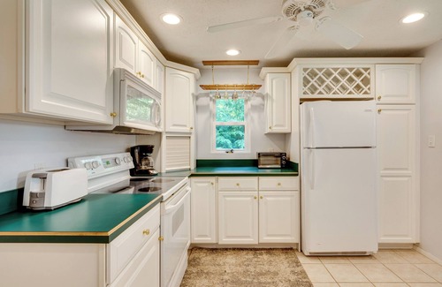 North Conway Cottage | Outdoor Exploration: Quaint North Conway Cottage!