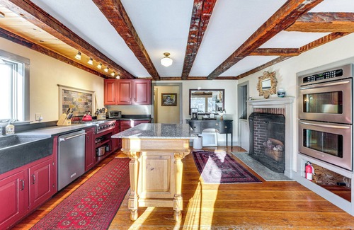 Tamworth House | Outdoor Fireplace & Pool Table: Tamworth Home!