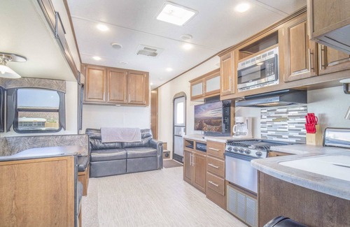 Bayfield House | Outdoor Glamping Fully Setup RV #27