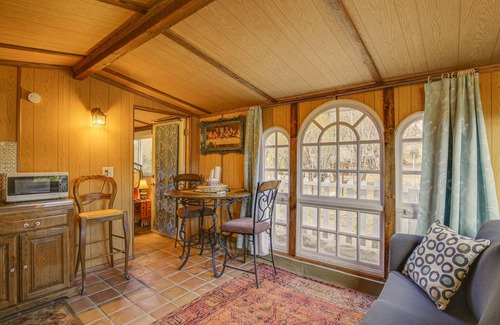 Morongo Valley Cabin | Outdoor Kitchen: Mtn-View Morongo Valley Cabin!