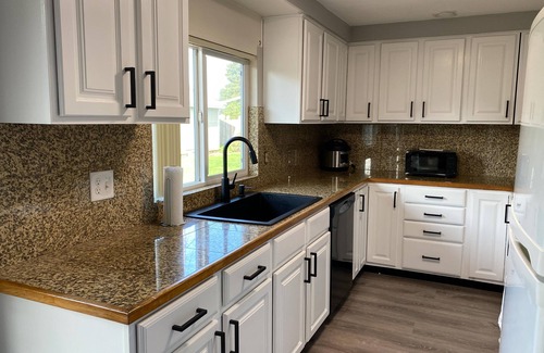 Harlow House | Outdoor Living and Indoor Bar - Entire house - walk to Autzen Stadium