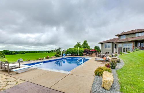 Mount Horeb Apartment | Outdoor Oasis Luxe Flat in Mt Horeb!