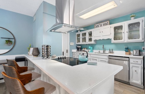 Cox Heights House | Outdoor Oasis: Mini Golf, Lawn Games, Pool