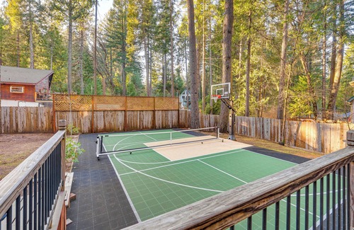 Nevada City Cottage | Outdoor Oasis: Modern Nordic Cottage By Lake!