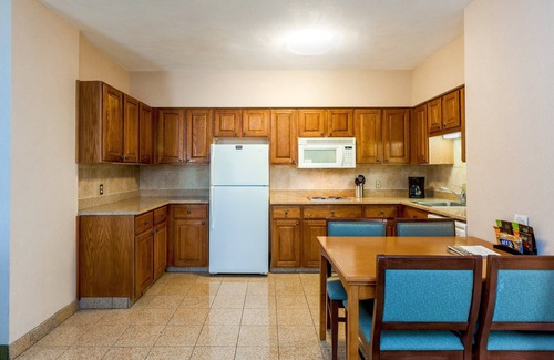 Shearer Hills - Ridgeview Apartment | Outdoor Pool and Hot Tub | 15 Mins from Riverwalk!