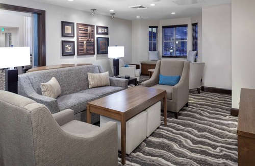 Gilbert Condo | Outdoor Pool, Hot Tub, Free Breakfast Buffet. Plan Your Next Trip Today!