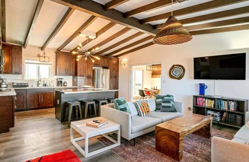 Wonder Valley House | Outdoor Theatre | Games| BBQ | Fire Pit | Dogs Ok