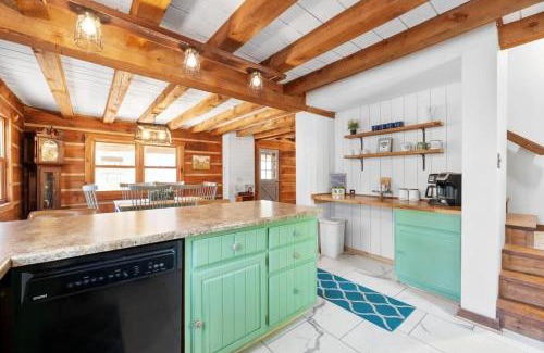 Rockbridge House | Outdoors Sleeps7 Family Getaway Fun Arcade Villa