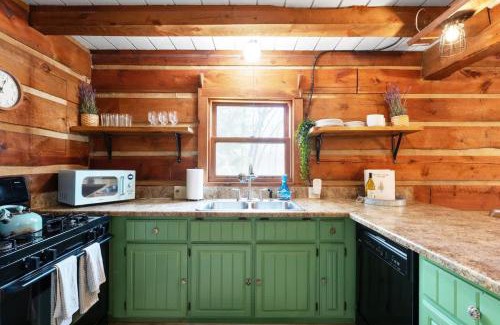 Rockbridge House | Outdoors Sleeps7 Family Getaway Fun Arcade Villa