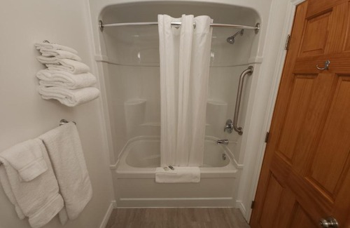 Algoma District Hotel | Outdoorsman Motel