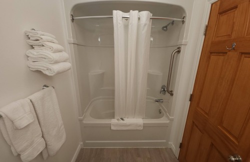 Algoma District Hotel | Outdoorsman Motel