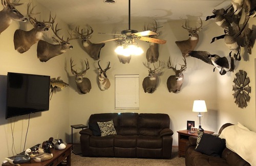 Pierre House | Outdoorsman Paradise- 1/2 mile from Lake Oahe