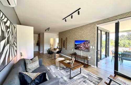 George Central Apartment | Outeniqua View Escape - Le Jardin 304