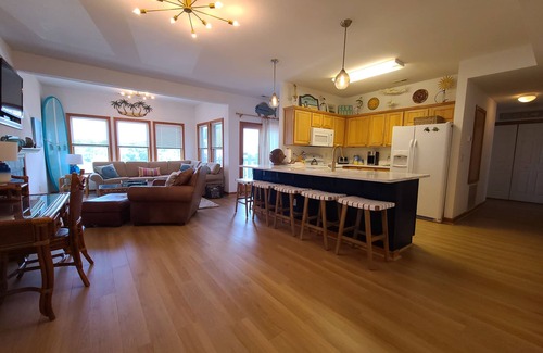 Manteo Condo | Outer Banks Beautiful Waterfront Condo with Elevator!