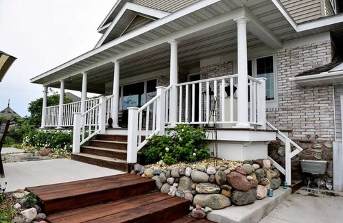 Bayfield Apartment | Outer Island Apartment @ The Copper Crown