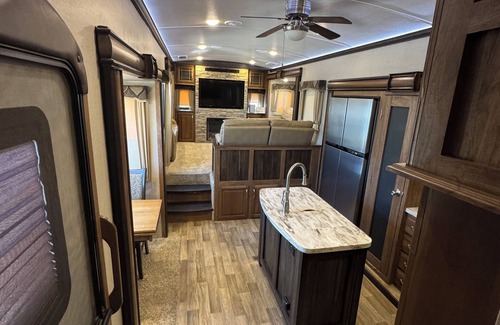 Farmington House | Outlaw . 5878 US 64