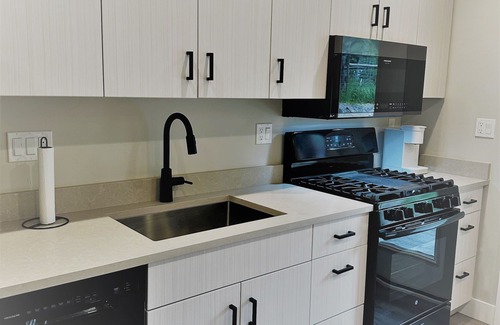 Ouray Hotel | Outlaw Inn Unit 3. MODERN, newly remodeled unit, STEPS from Main Street!n