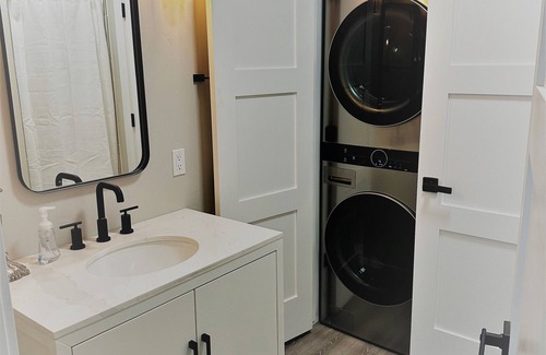 Ouray Hotel | Outlaw Inn Unit 3. MODERN, newly remodeled unit, STEPS from Main Street!n