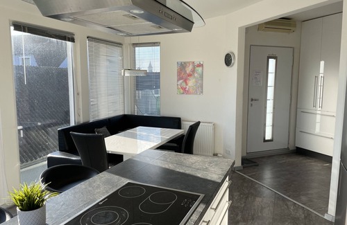 Parndorf Apartment | Outletcenter apartment with pool & terrace