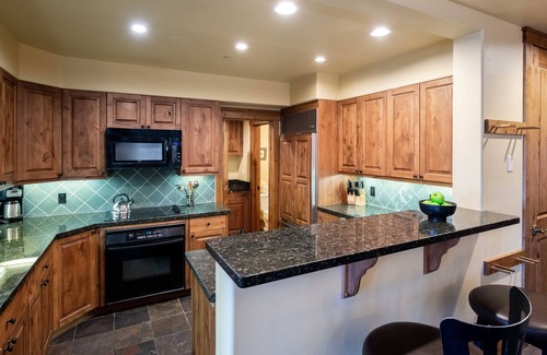 Jackson Condo | Outpost: Grand View 491A