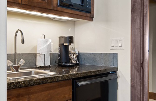 Jackson Condo | Outpost: Grand View 5020S - Close to Town