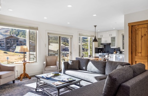 Jackson Condo | Outpost: King Ridge 7 Penthouse - AC & Hot Tub!